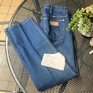 Wrangler Men's Deep Blue Relaxed Jeans